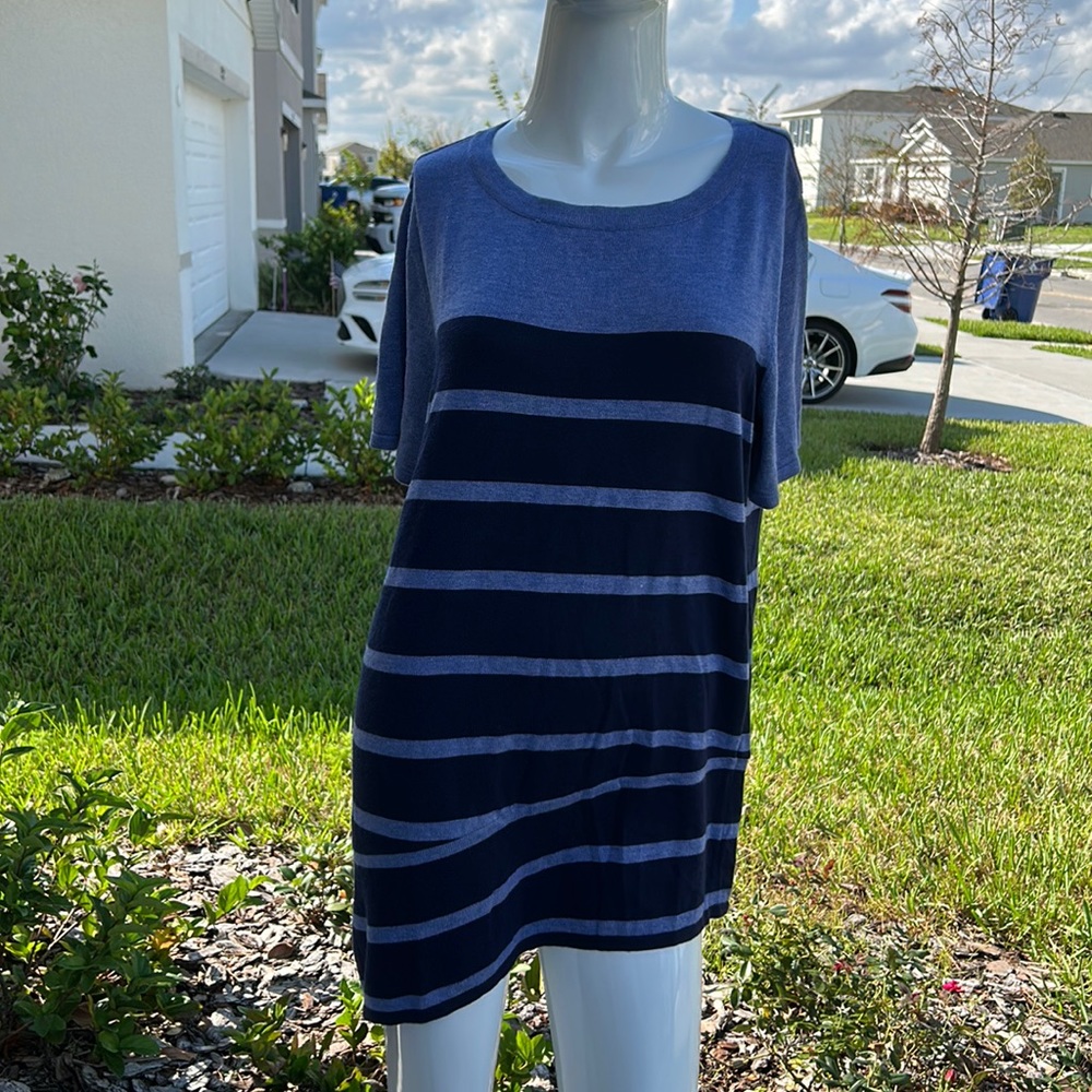 JOAN VASS SWEATER TOP SIZE M MSRP $98.00 NWT